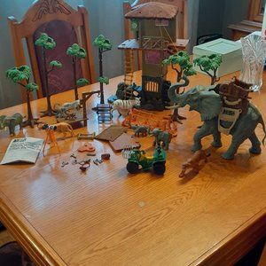 Animal Planet safari playset